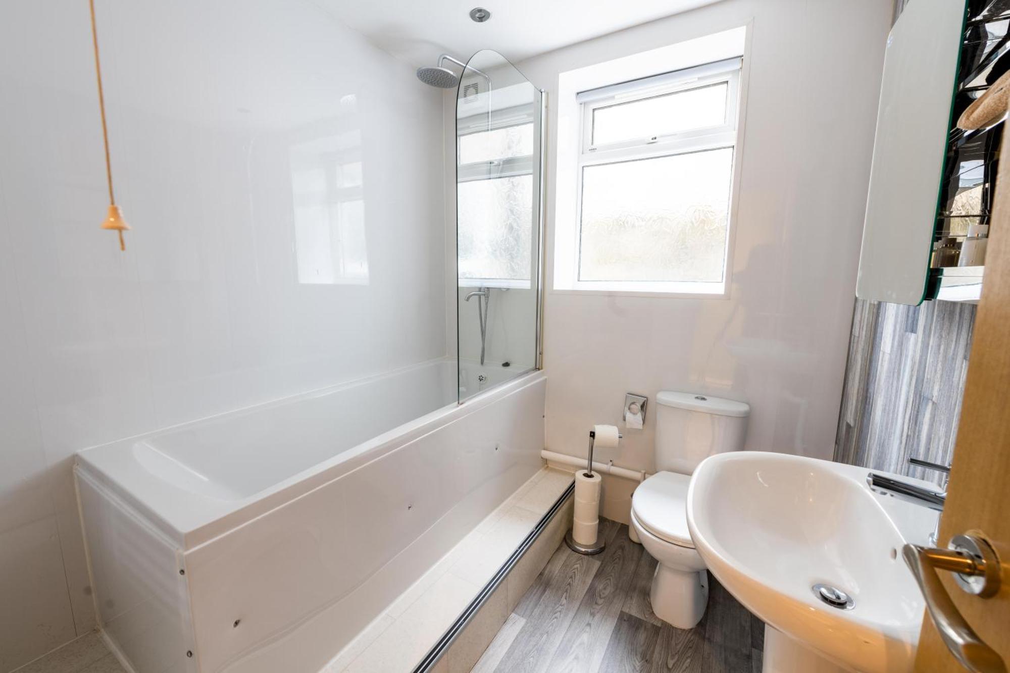 Aaron Wise - 17 Fitzhamon Apartments カーディフ エクステリア 写真