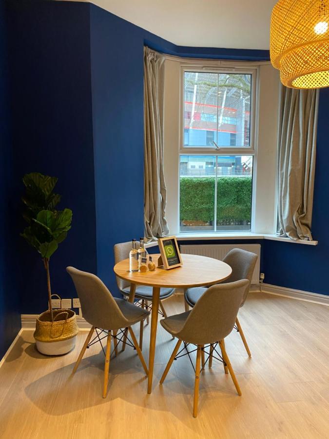 Aaron Wise - 17 Fitzhamon Apartments カーディフ エクステリア 写真